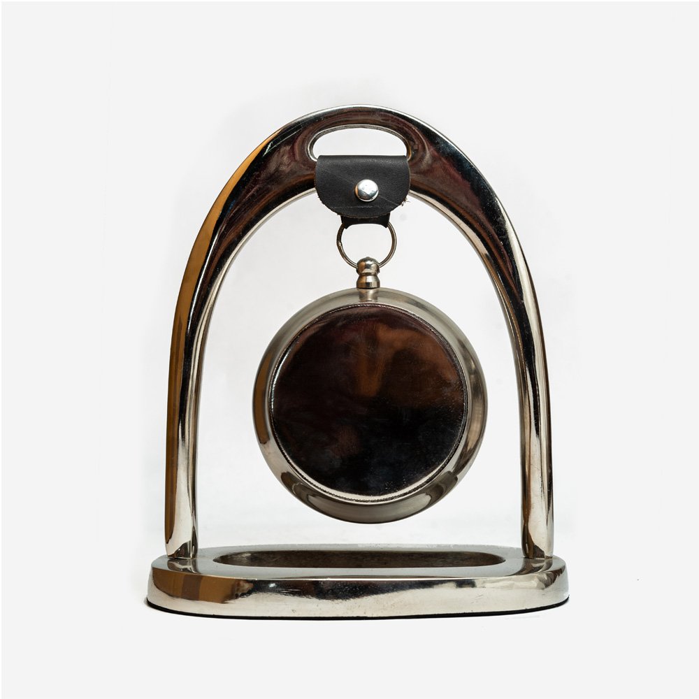 Stylish Metal Table Clock Silver Colour for Decor & Gifting thumbnail 3